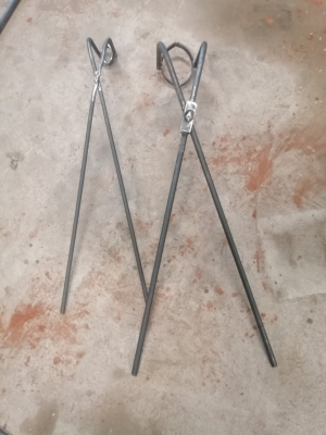 Cranked Lifting Out Tongs